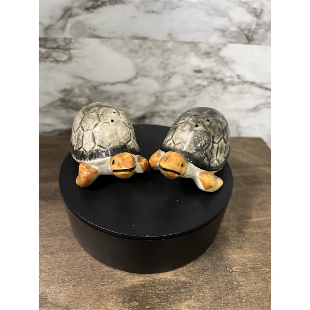 Vintage Japan Sea Turtle Pair of Salt Pepper Shakers